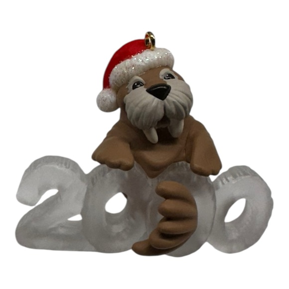 Hallmark Keepsake Ornament Cool Decade 2000 Walrus #1 in Cool Decade Series - Picture 1 of 6